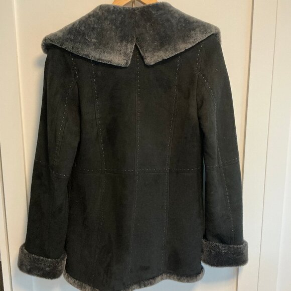 Black faux suede coat Small - Picture 2 of 4